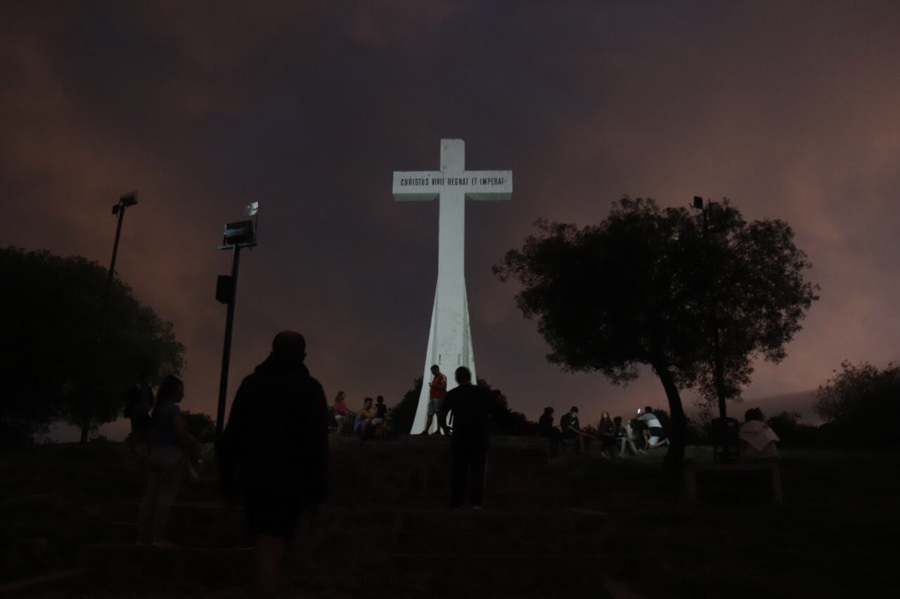 Verano 2021: más de 15 mil personas ya ascendieron al cerro La Cruz en lo que va de esta temporada.