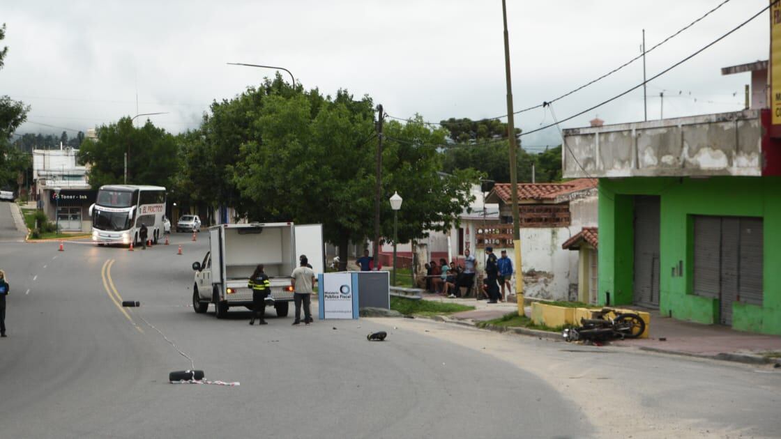 Murió el conductor de una moto en un siniestro vial ocurrido en la ruta 38, a la altura de La Falda. (La Voz)