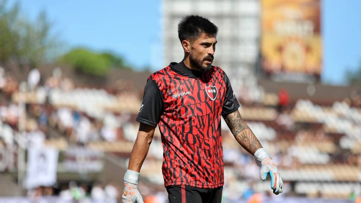 Guarda el pique: Lucas Hoyos complicó a Newell’s con un blooper ante Platense