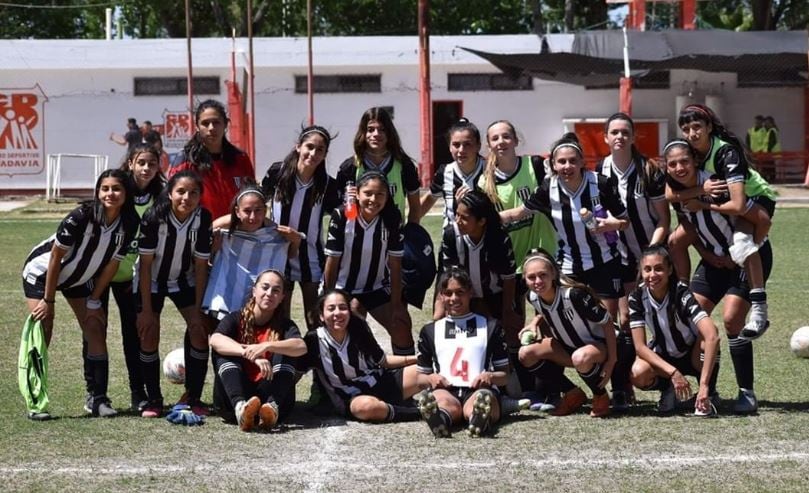 Gimnasia goleó al Tomba "B" en Copa Mendoza.