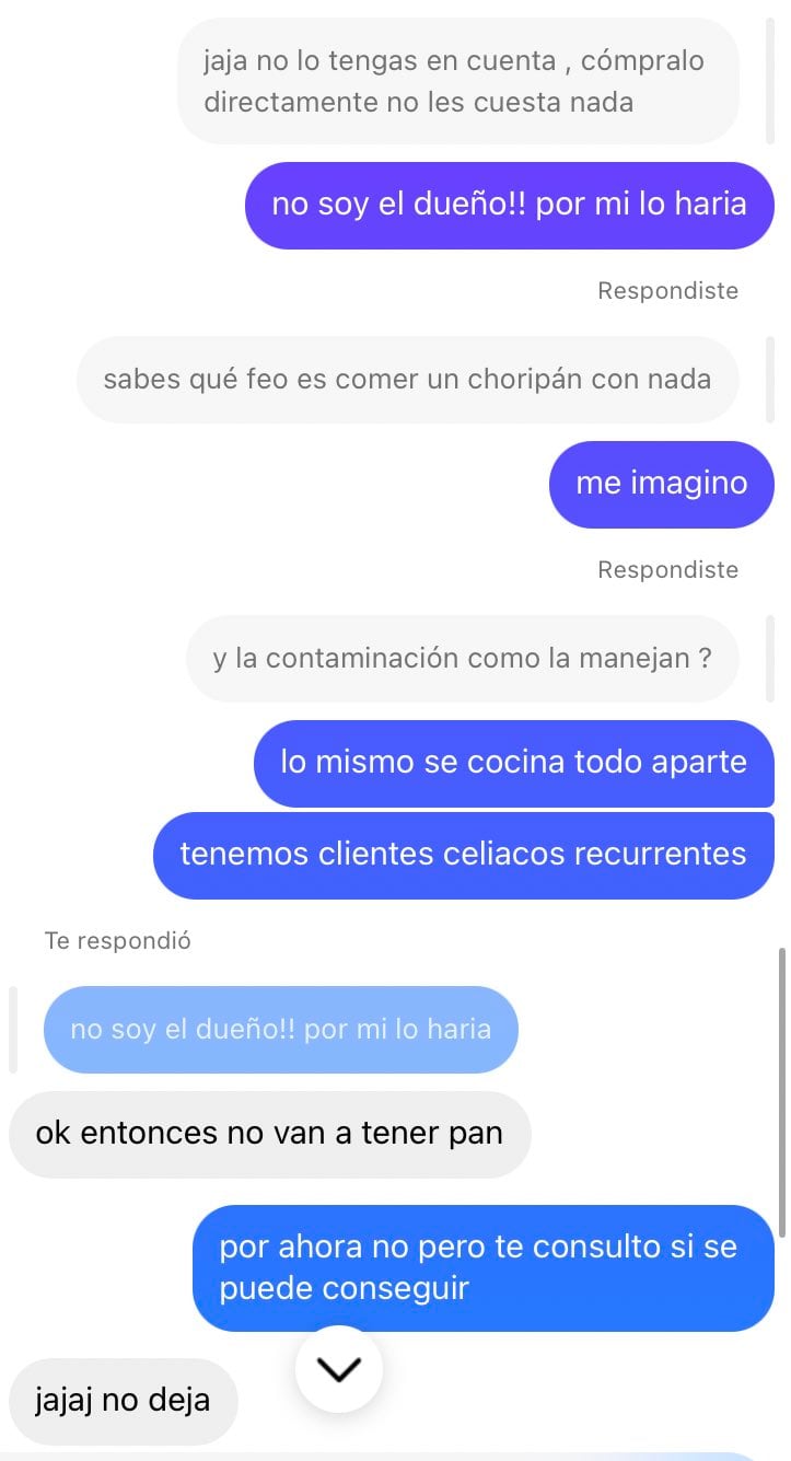 Las duras respuestas de un cliente celíaco a la encargada de una parrilla