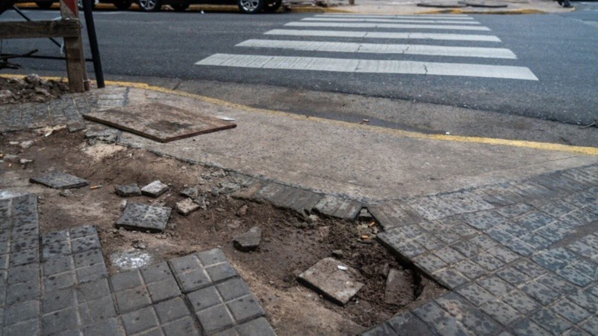 #CiudadDetonada: la campaña viral que denuncia el estado de calles y veredas en Rosario