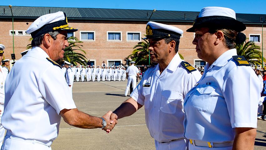 Puerto Belgrano: acto de ascenso a Suboficiales Mayores y despedida del personal que pasa a retiro