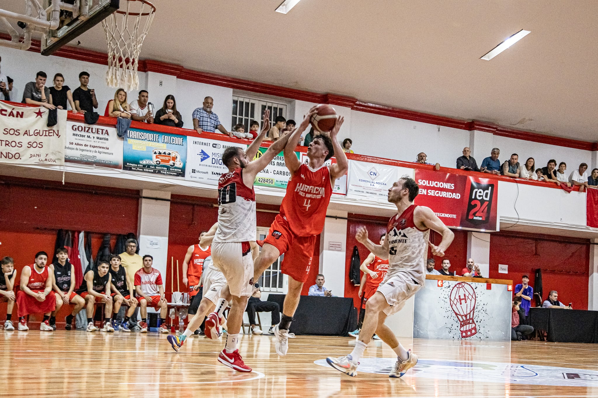 Pre Federal de Básquet: Ganó Huracán y cayó Club de Pelota