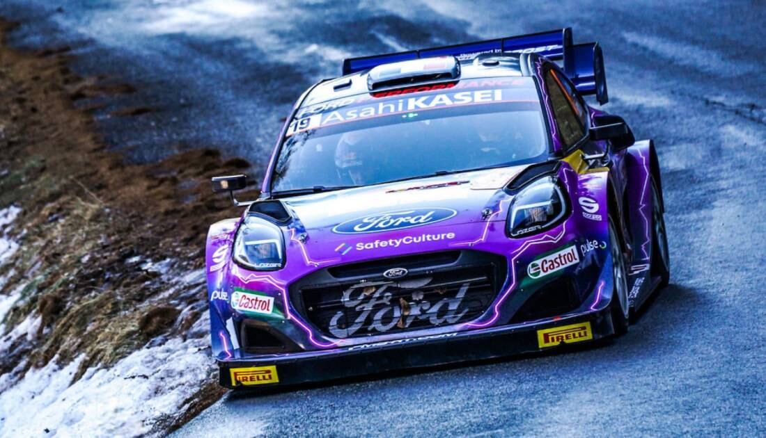 Loeb ganó las tres primeras pruebas especiales este viernes y saltó a la cima de la clasificación general.