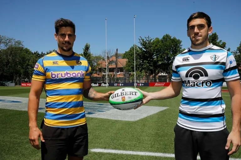 Los capitanes en la foto promocional previa al encuentro.