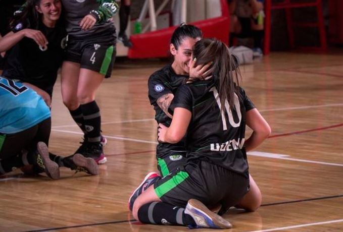 Ujemvi campeón de al División de Honor femenina.