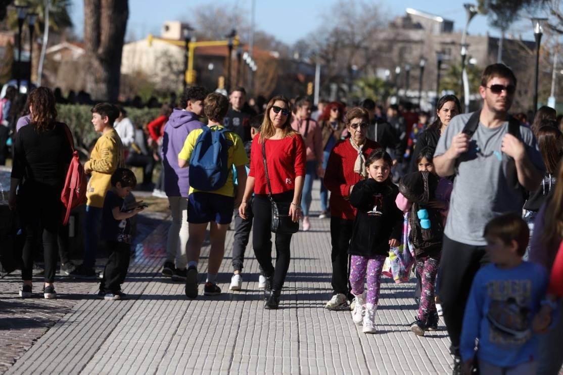 Una multitud se congregó para celebrar el Día del Amigo.