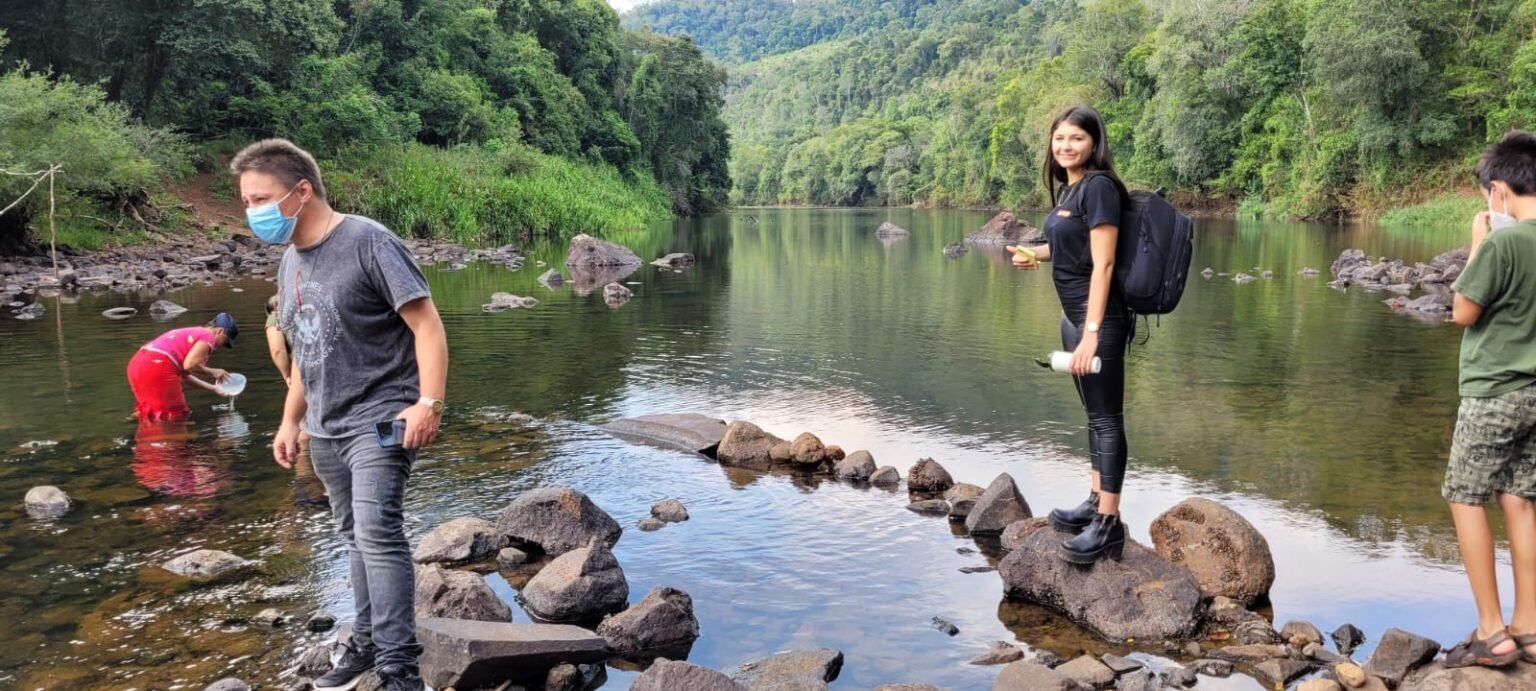 Confirman la presencia de “aguas vivas” en un arroyo de Colonia Aurora.