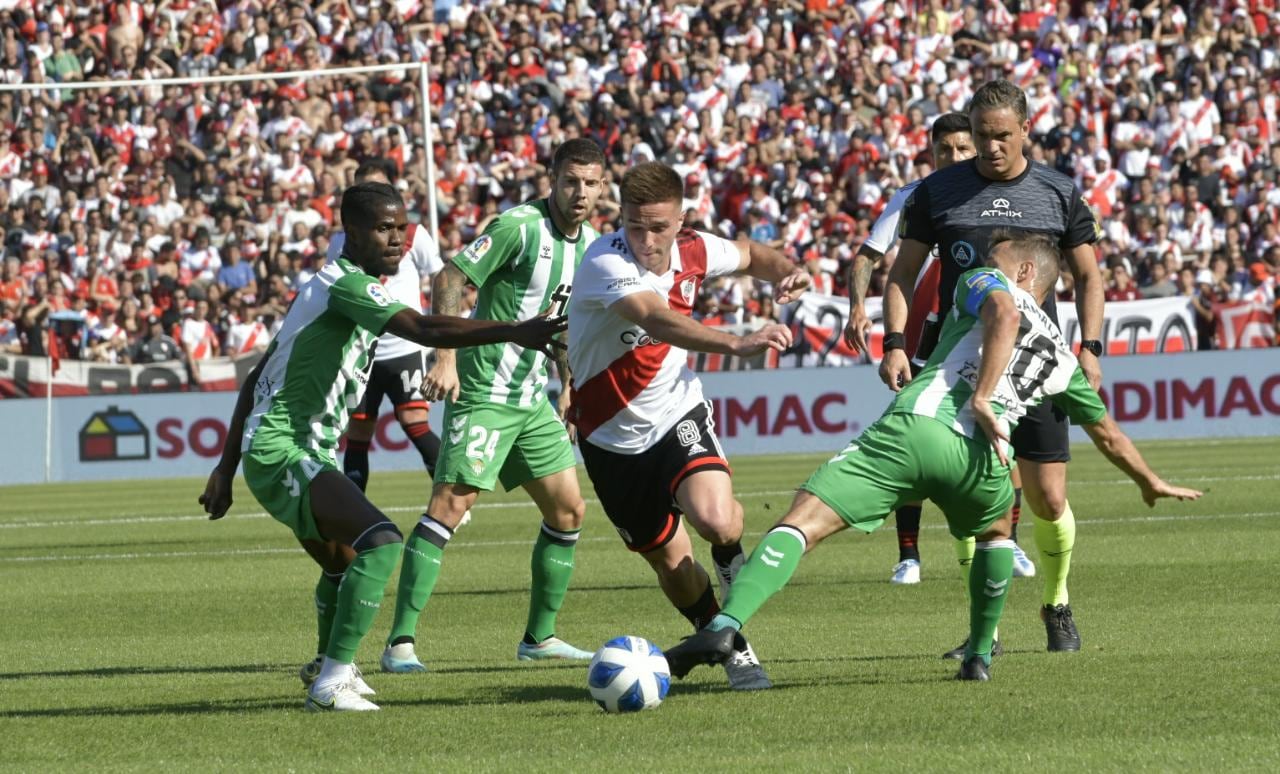 River Plate le gana al Betis en el partido despedida de Marcelo Gllardo como DT de River / Orlando Pelichotti