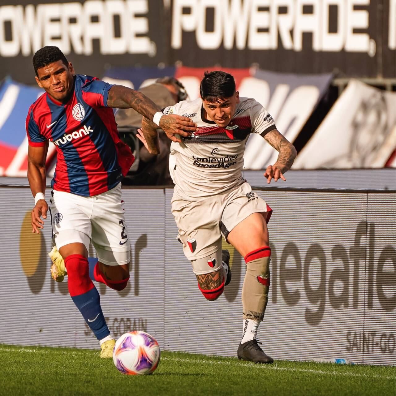 Facundo Farías sigue sumando minutos de juego luego de su lesión en la rodilla.