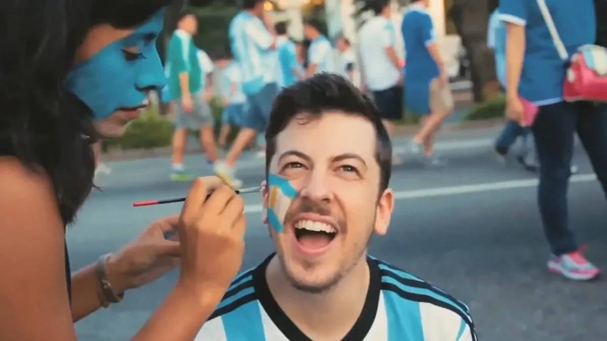 Christopher Mintz-Plasse es fanático de la Selección Argentina y Lionel Messi.