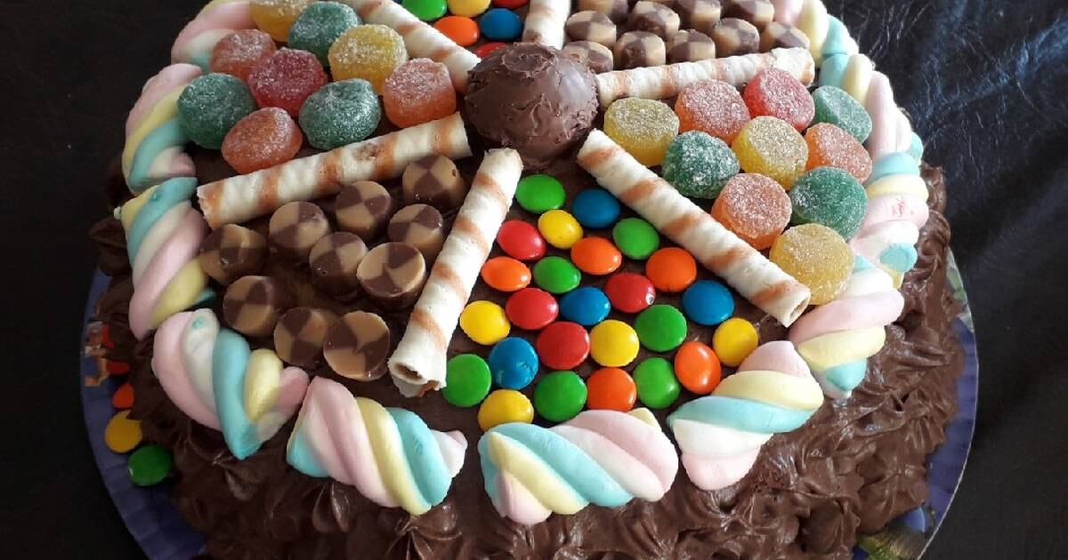 La mega torta de golosinas que eligió Pampita para sorprender a su hijo Beltrán en su cumpleaños