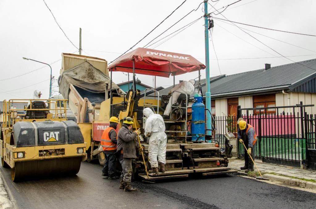 Comenzaron los trabajos de pavimentación en el Barrio Gendarmería