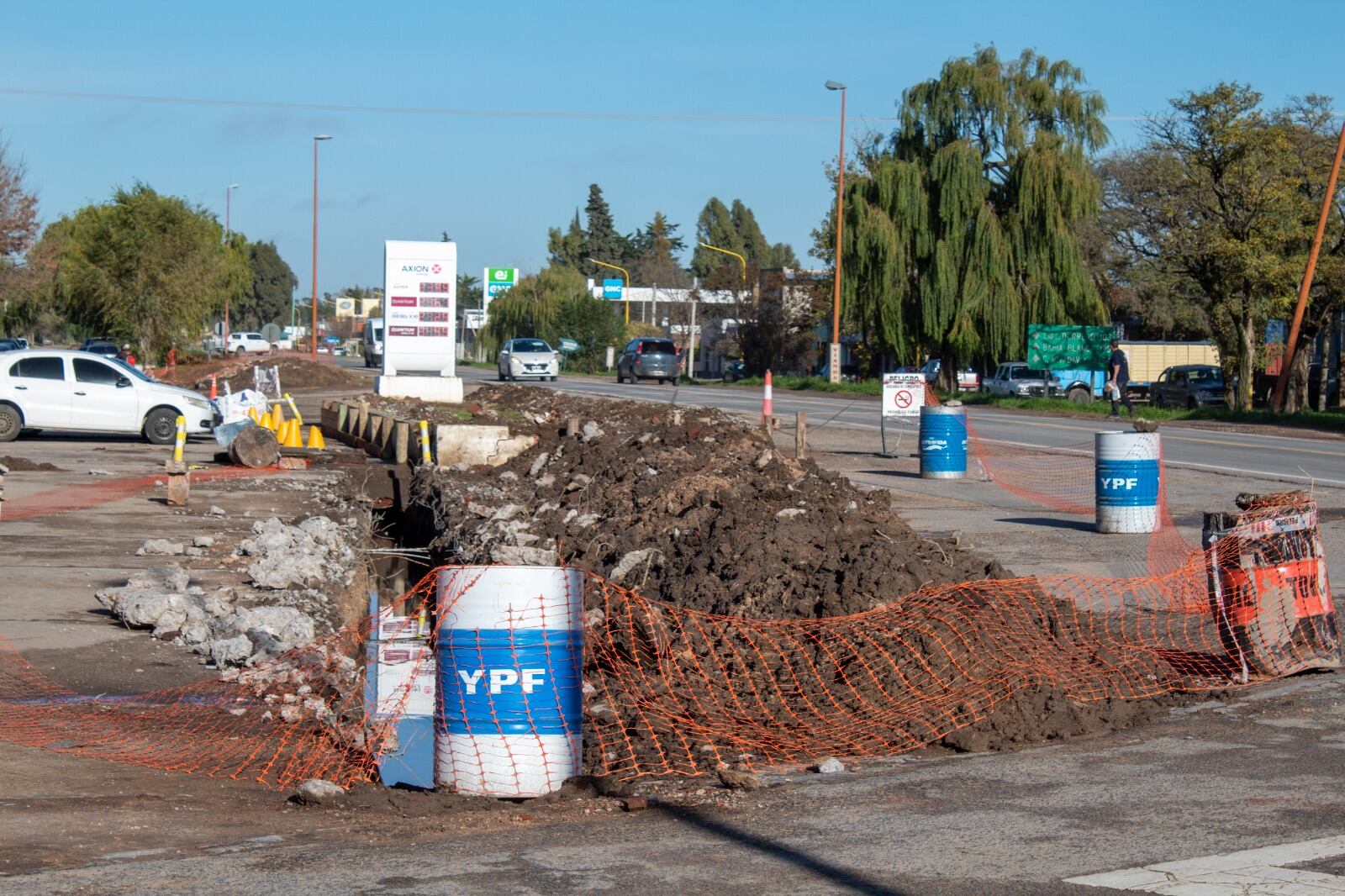 Obras Públicas de Tres Arroyos trabaja en la readecuación de bajadas de la Ruta Nº 3