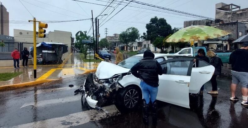 Accidente en Posadas dejó a una mujer lesionada.