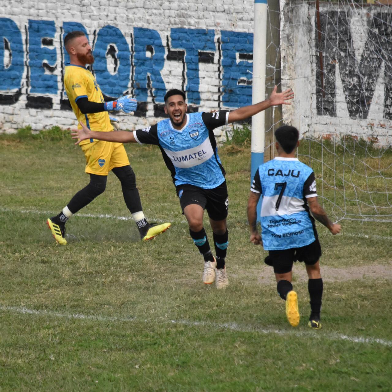 Juventud Unida empató en el clásico frente a Villa Mitre.