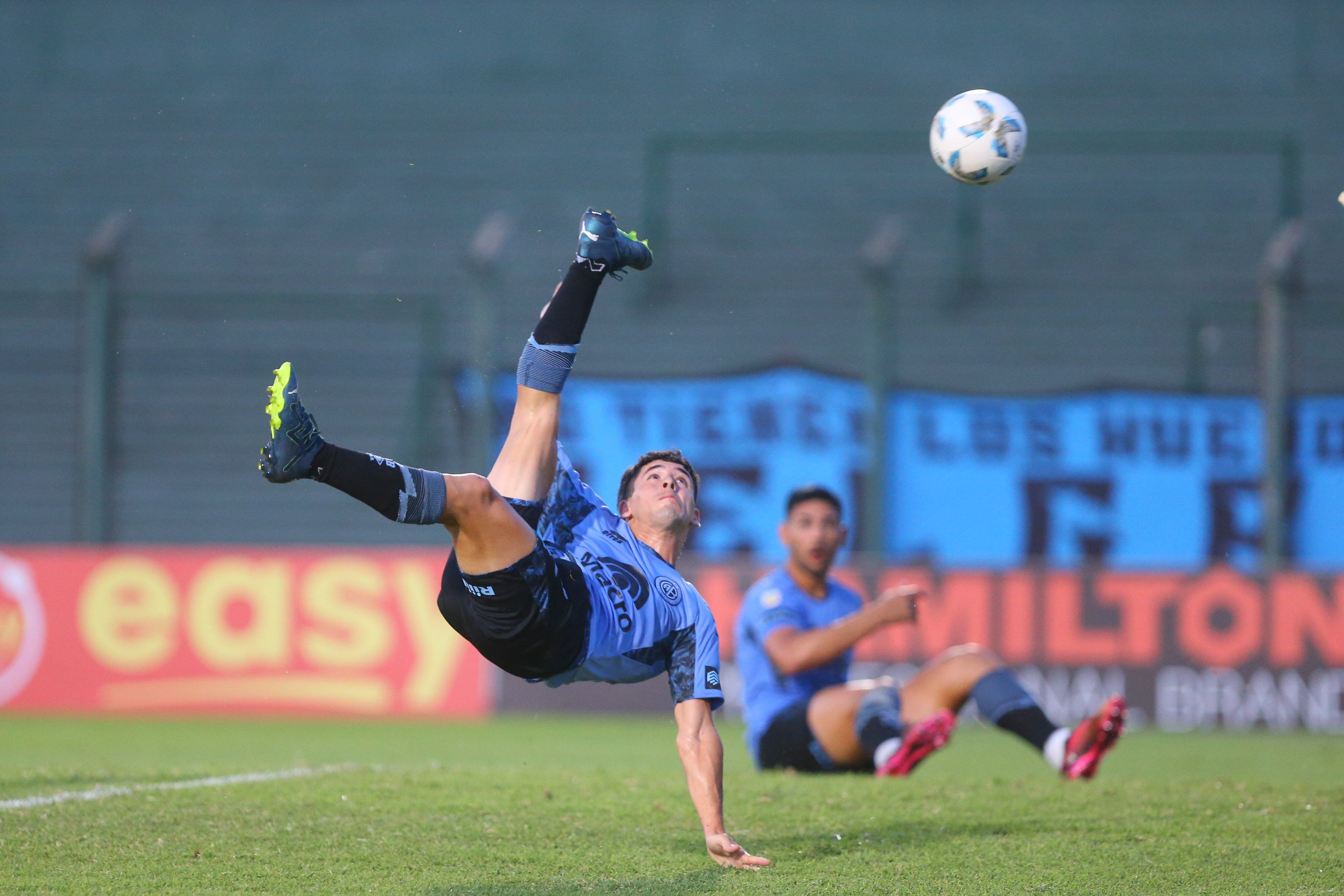 Belgrano y Mitre, en duelo por 32avos de final de la Copa Argentina, en Junín. (Prensa Belgrano)