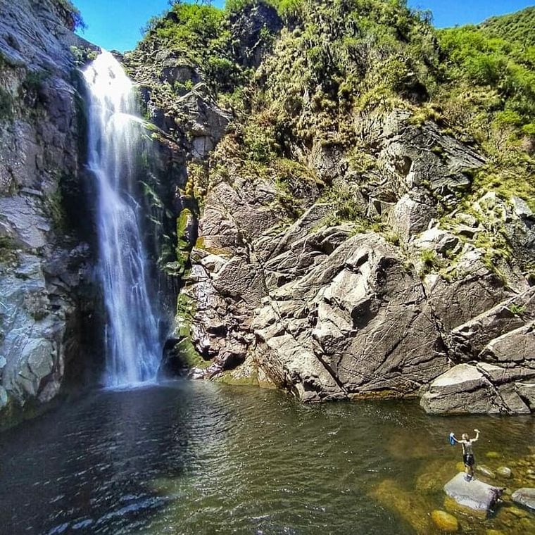 Un inmenso salto de agua, con acceso sólo con guías.