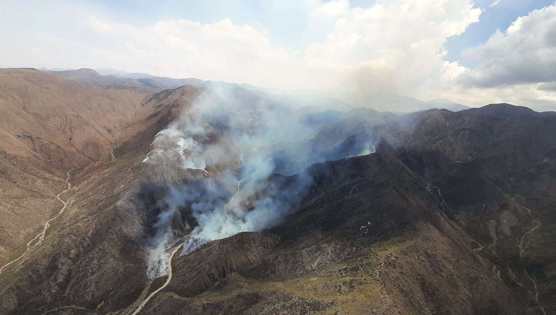 Incendio en cerro peral, en El Challao, controlado.