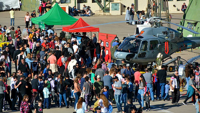 Más de 150 mil personas participaron de las puertas abiertas en la Base Aeronaval Espora