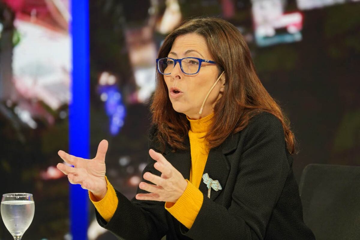 La contradicción de Silvina Batakis: cuestionó a quienes viajan pero su hijo está en el Reino Unido