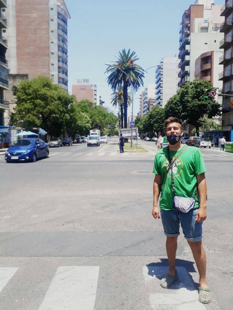 Francisco Barroso en una de las ciudades que visitó durante su viaje por Argentina.