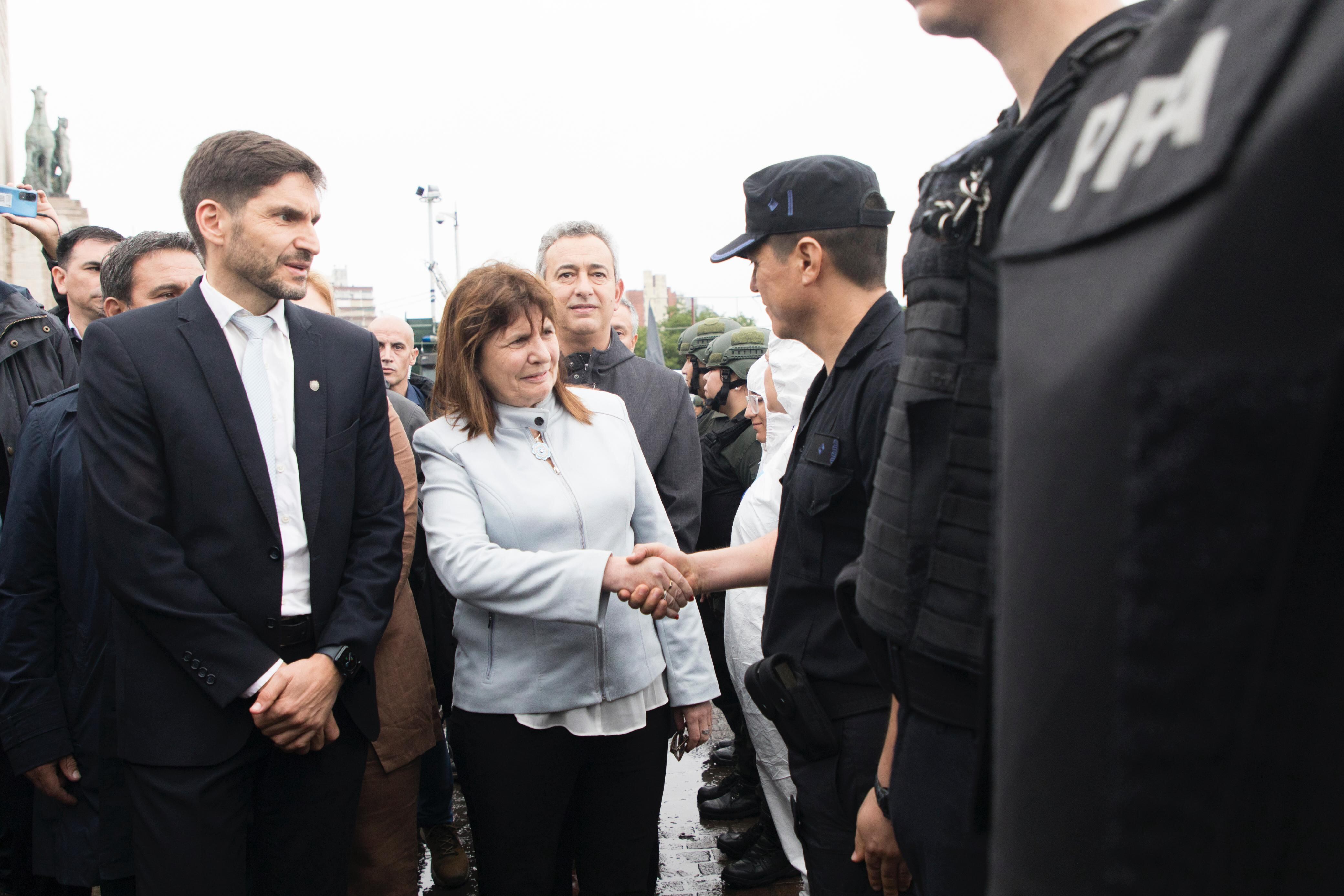 El gobernador de Santa Fe, Maximiliano Pullaro, y la ministra de Seguridad de la Nación, Patricia Bullrich, lanzaron el Plan Bandera en Rosario.