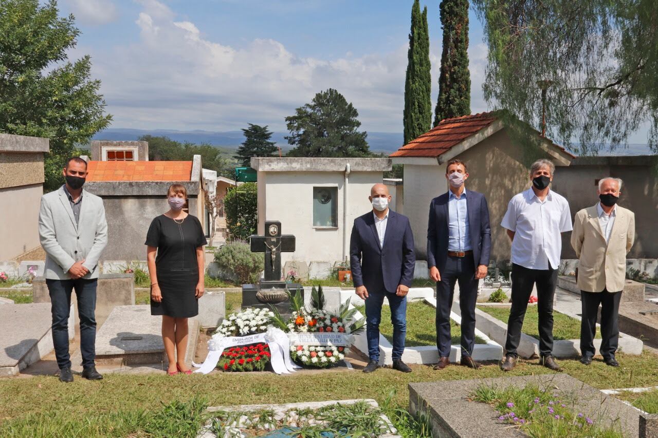 Homenaje al escritor polaco Florian Czarnyszewicz  en Carlos Paz.