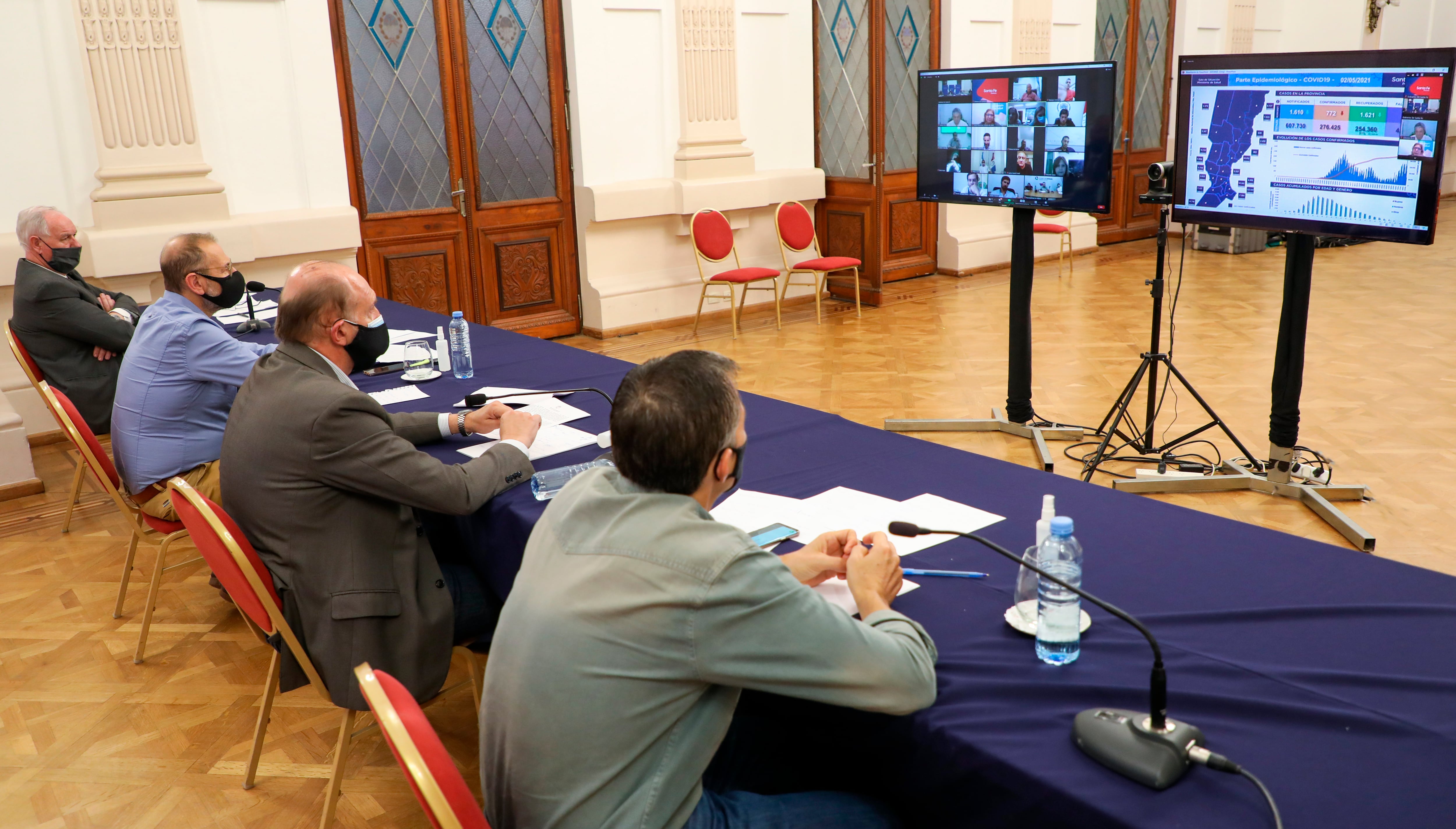 Perotti mantuvo una videconferencia con intendentes y presidentes comunales