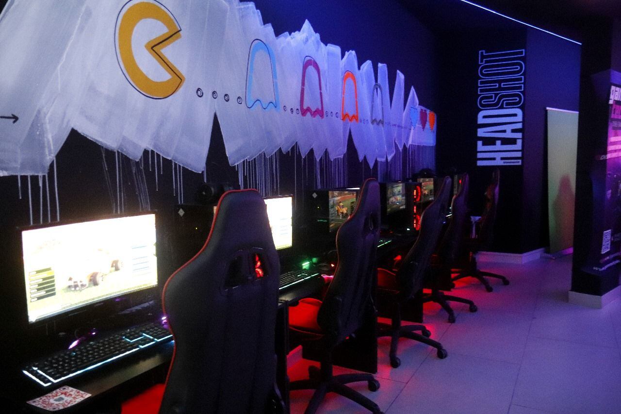 Las habitaciones del hotel gamer en la ciudad de Córdoba.