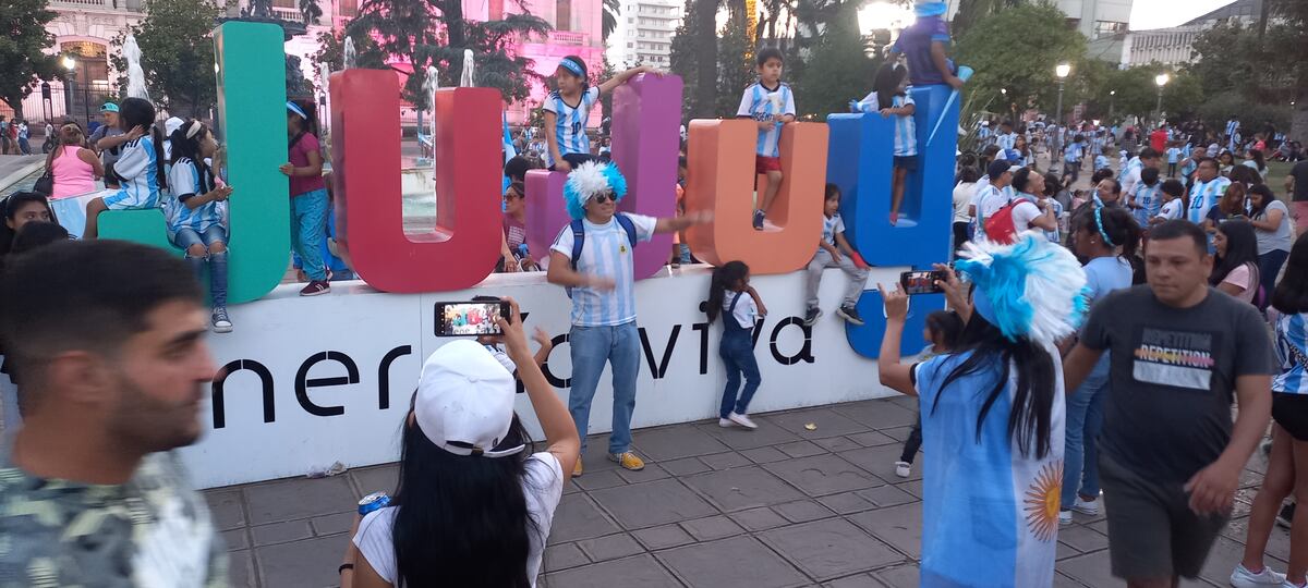 Juega Argentina y Jujuy está a pleno “alentándolo a Lionel”