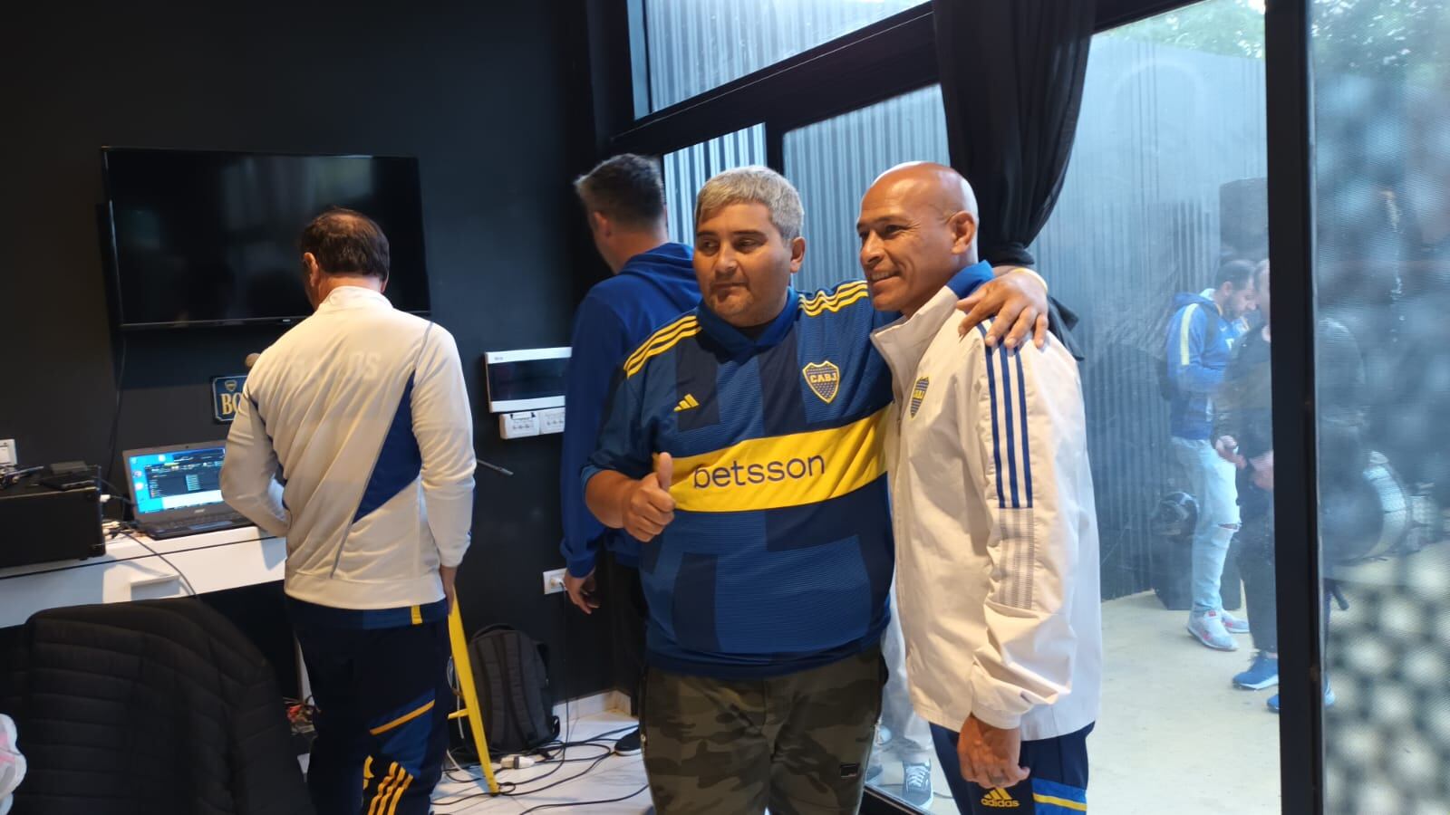 Clemente Rodríguez visitó Tres Arroyos y participó de un banderazo a favor de Riquelme