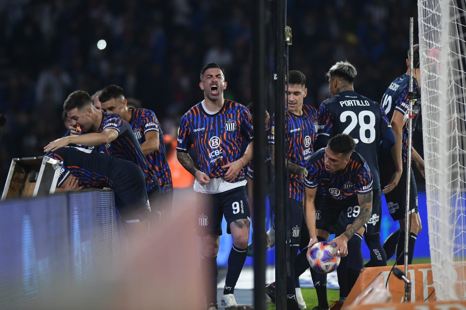 Michael Santos marcó el 1-0 de Talleres ante Godoy Cruz. (Facundo Luque / La Voz)