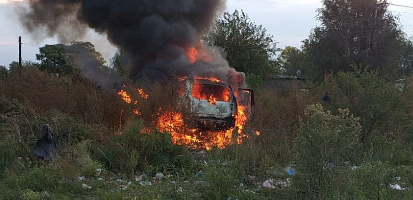 El Idea incendiado. (Policía)