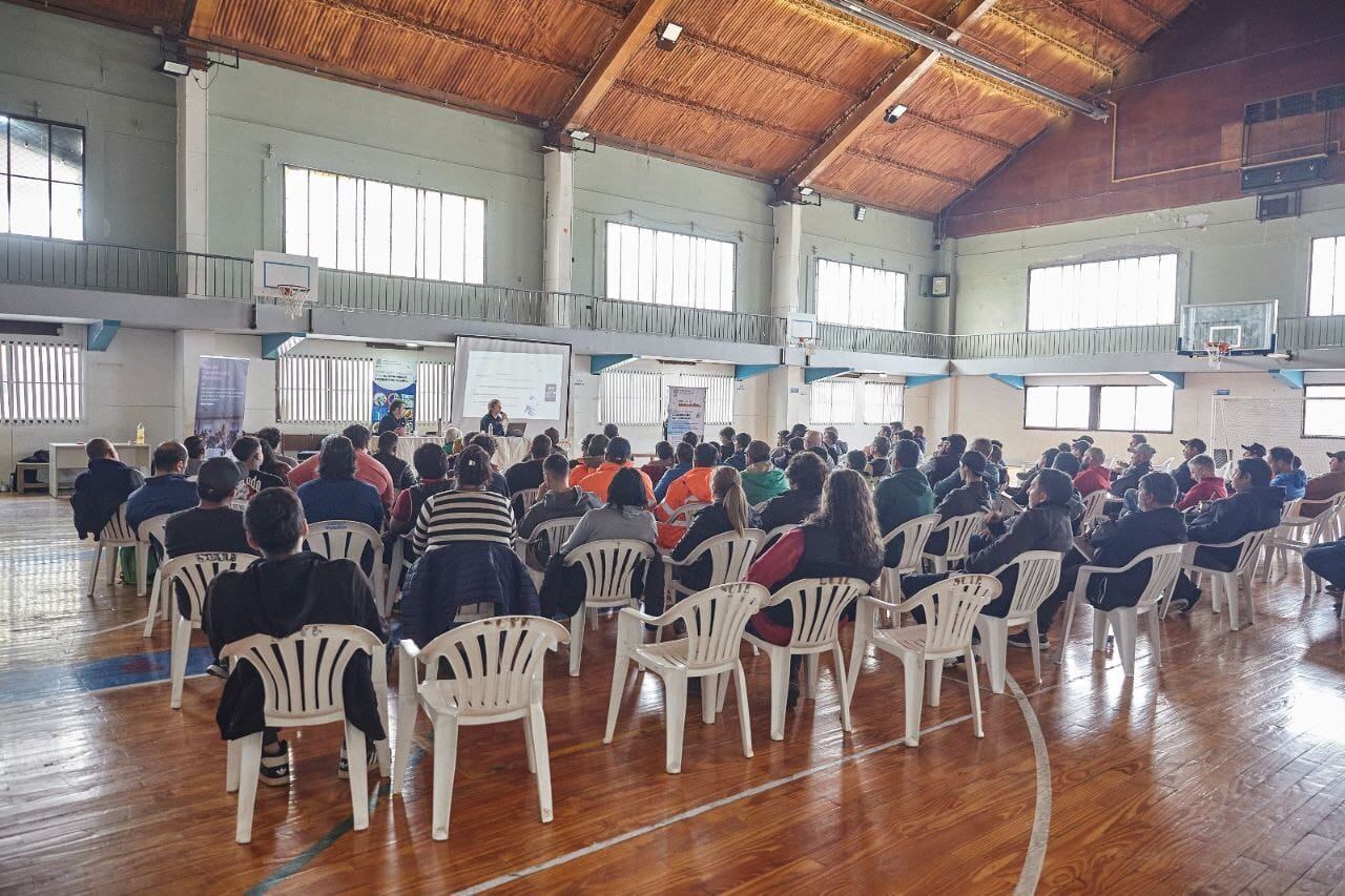 Gran concurrencia a la charla sobre calderas industriales y recipientes de presión