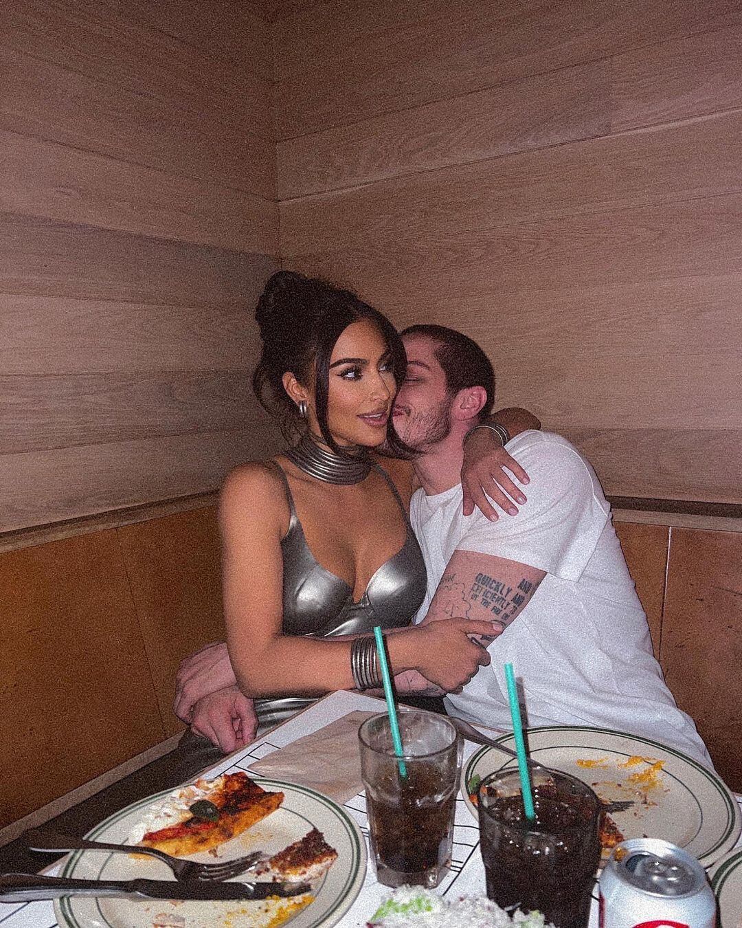 Kim Kardashian junto a su novio, Pete Davidson