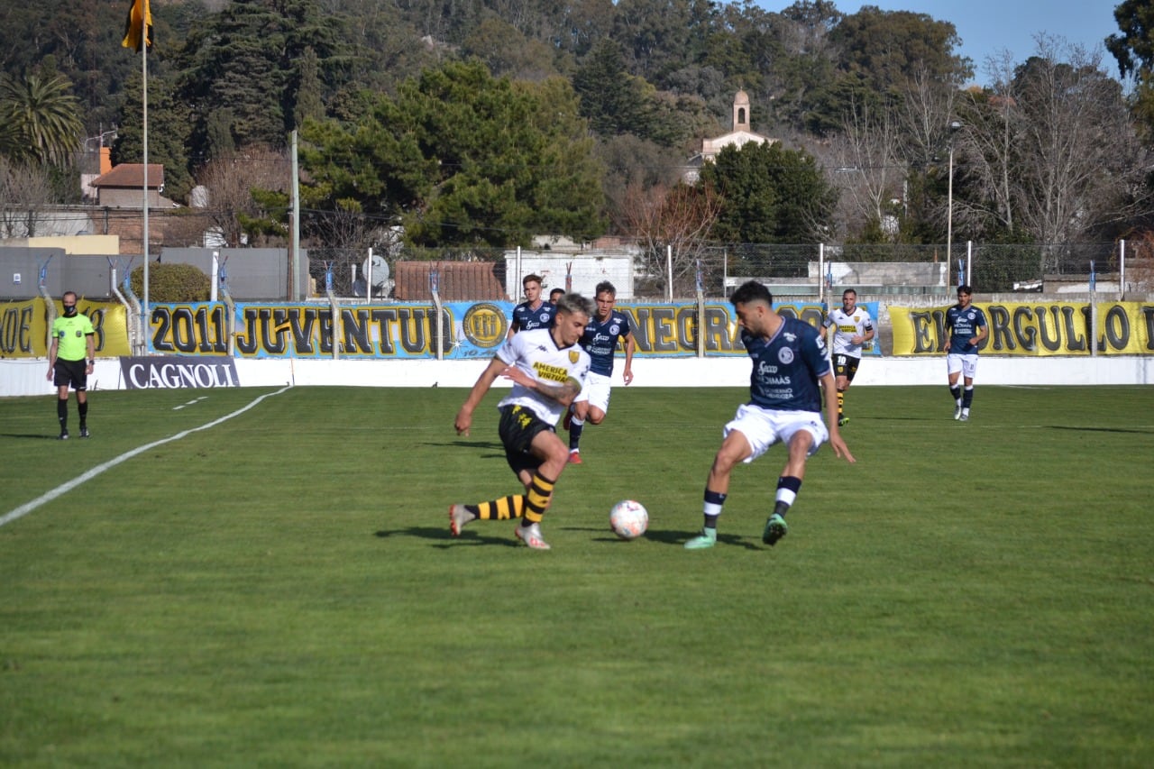 El equipo de Tandil volvió a perder como local.