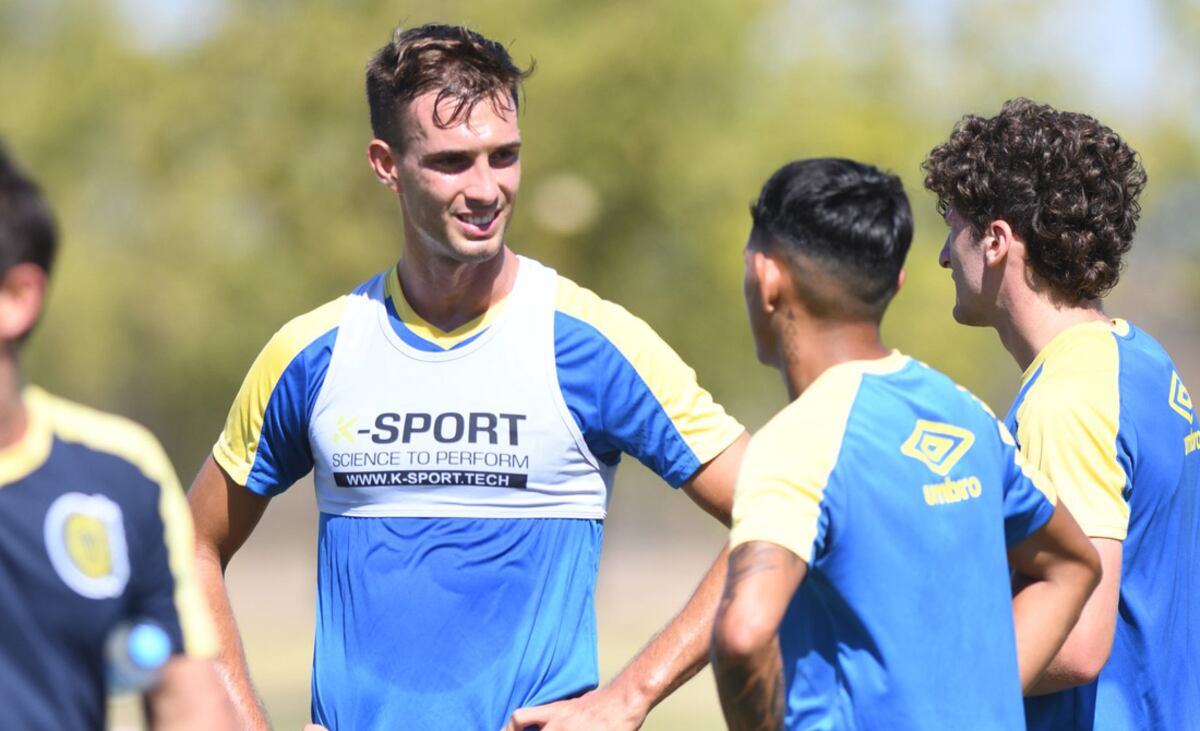 Juan Cruz Komar reaparece en Rosario Central a la espera de Barracas Central