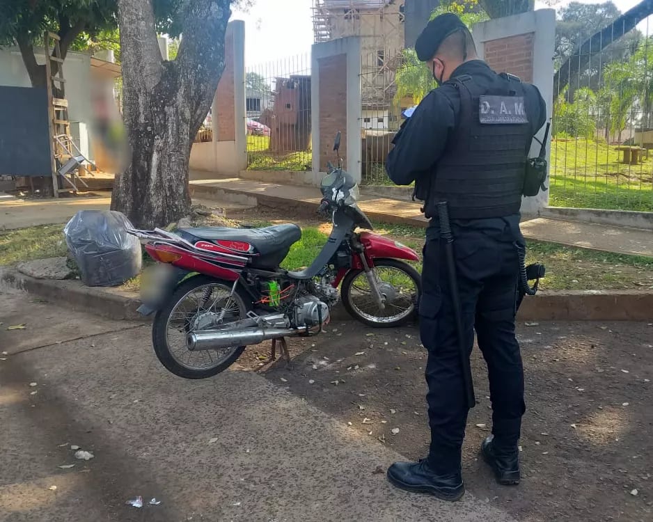 Efectivos de la Policía de Misiones recuperaron motocicletas que habían sido sustraídas.