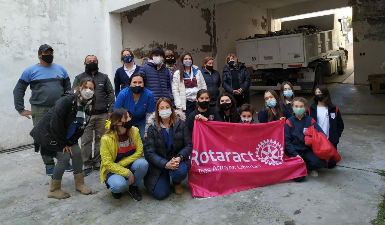 Primer envío a la Fundación "Botellas de Amor"