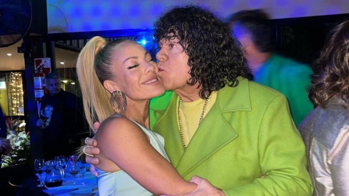 Internado, “La Mona” Jiménez recibió un conmovedor regalo de su hija: “Sos un mimoso”