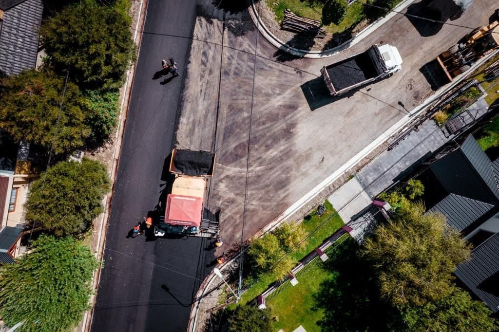 Vuoto recorrió los trabajos de pavimentación en barrio Casas del Sur