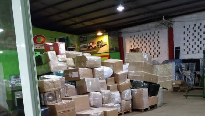 Secuestraron más de 50 kilogramos de marihuana en un depósito de una empresa de transporte.