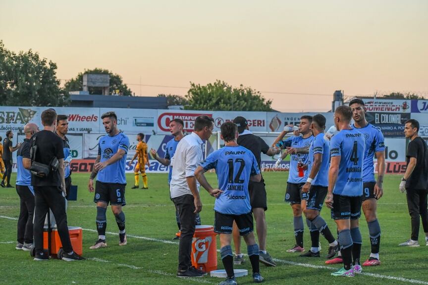 La eliminación de la Copa Argentina fue muy dura para el Pirata. (Prensa Copa Argentina)