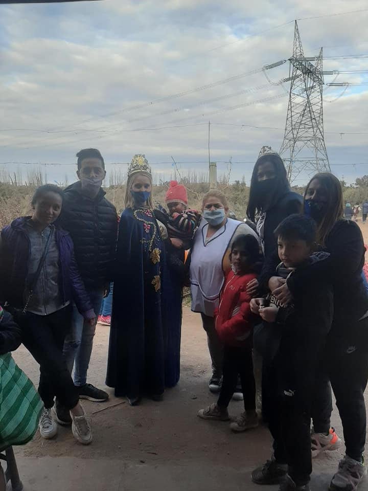 Las reinas de Maipú festejaron el día de la niñez en Barrancas.