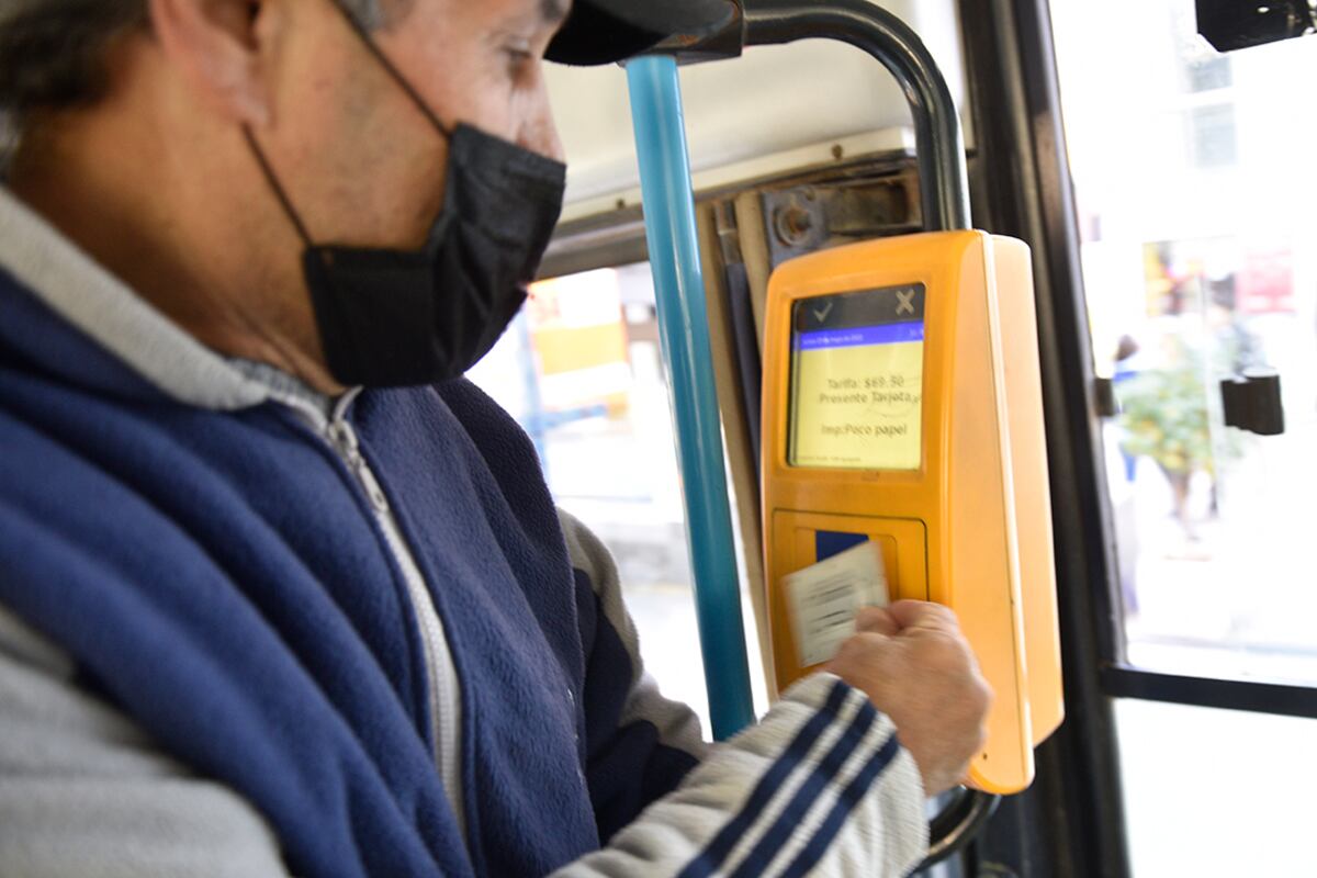 El Gobierno retrasa el debate por el transporte y delega los aumentos a las provincias