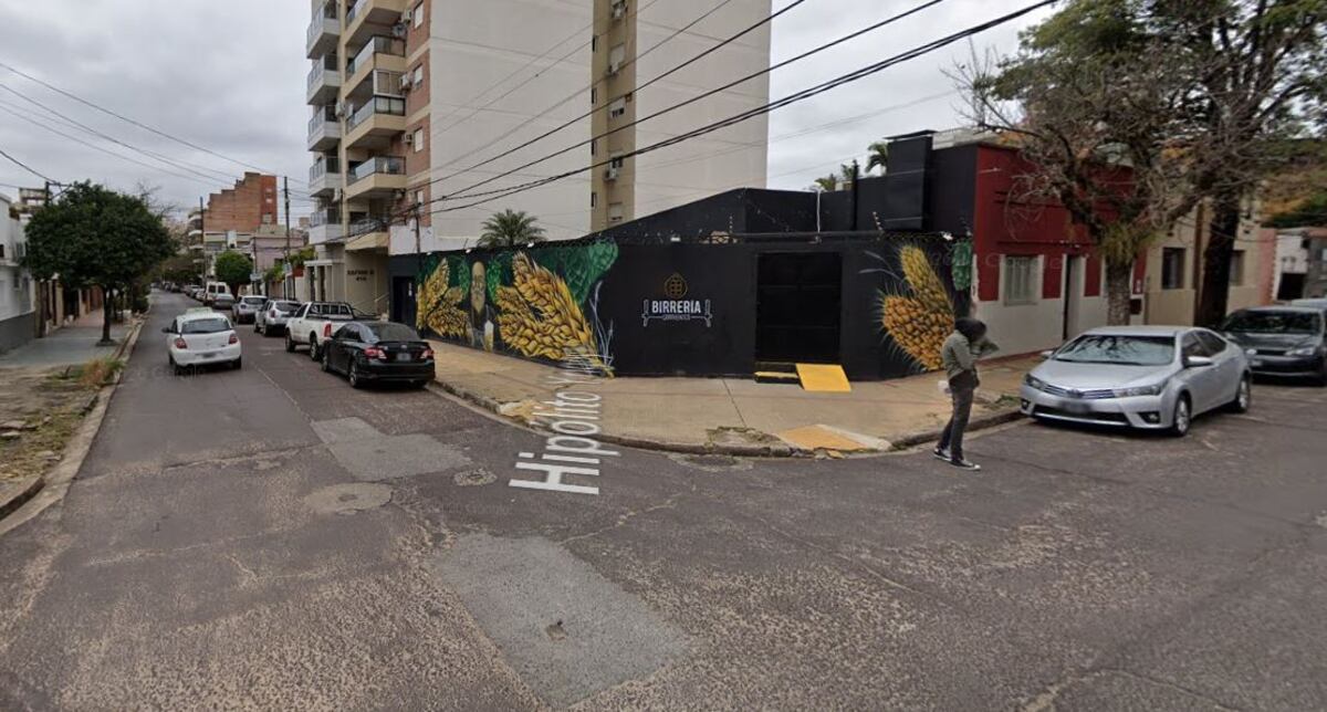 Explotó un barril de aceite que era usado como mesa en un bar de Corrientes