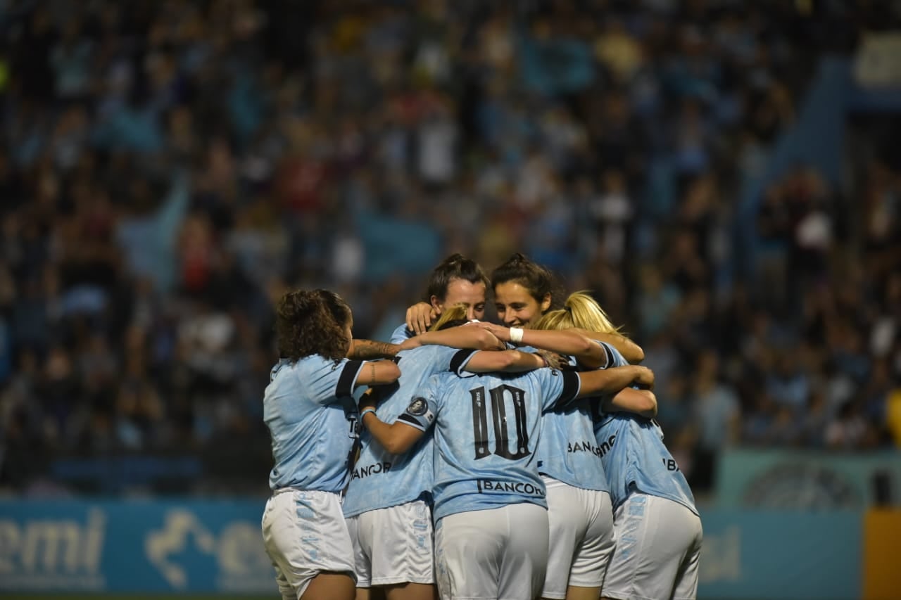 Belgrano enfrentó a Puerto Nuevo por la B de la AFA del torneo femenino. (Facundo Luque / La Voz)