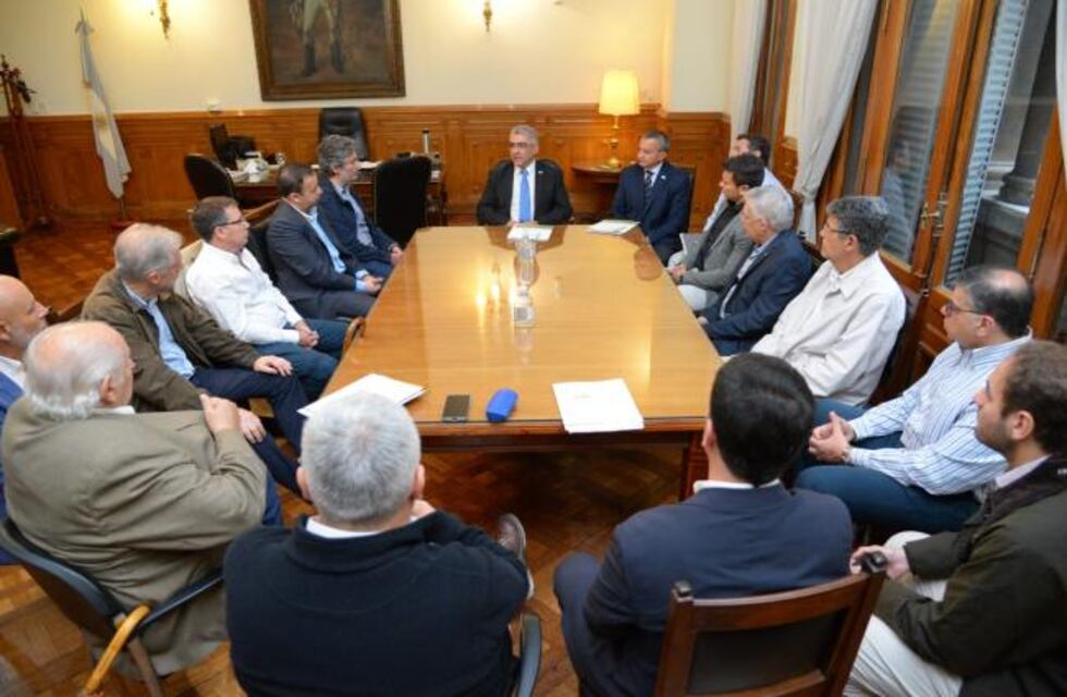 Industriales azucareros de Tucumán se reunieron con el ministro de Economía